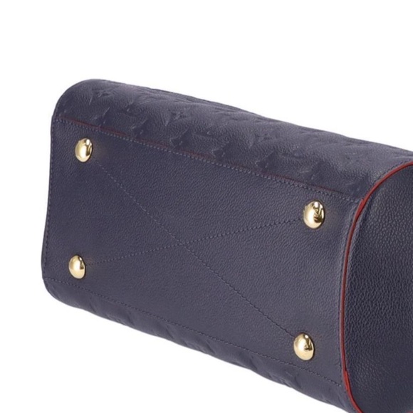 LOUIS VUITTON Montaigne BB
Marine Rouge Navy Bag Empreinte Leather - Picture 5 of 5